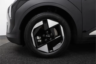 Kia EV3 Plus 81.4 kWh  - Prijs incl. €3.000,- inruilpremie - Stoel/Stuur Verwarming - Climate Control - Draadloze oplader - Navigatie - Fabrieksgarantie tot 06-2033 / 16