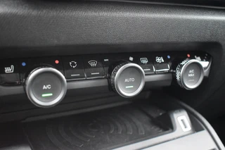 Citroën C4 Hybrid 145 DCS-6 Max  Automaat | Pack techno | Camera V+A | Navigatie | Airco | 8 jaar citroen We Care garantie / 23