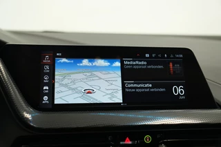 BMW 1 Serie 118i Sport Line  Keyless Go Navi LED Carplay 24 Maanden garantie* (Vraag naar de voorwaarden) / 15