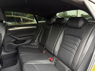 Volkswagen Arteon 2.0 TSI Business R - NL Auto Leder Pano Navi 19inch LMV / 17