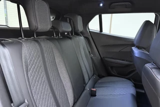 Peugeot 2008 1.2 Turbo 100 Allure | Adaptive Cruise Control | Draadloos Apple Carplay & Android Auto | Parkeersensoren voor & achter | 17'' Lichtmetalen velgen | Full LED / 14