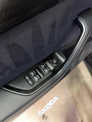 Skoda Superb 1.5 TSI Sportine Pano Virtual Trekhaak Memory / 41