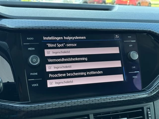 Volkswagen T-Cross 1.0 TSI Style * Virtual Cockpit * Stoelverwarming * Carplay / 34