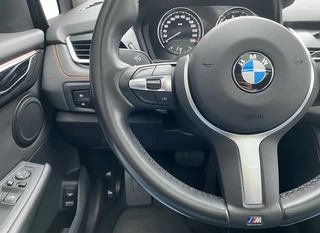 BMW 2 Serie Active Tourer 220i High Executive Edition 192 pk M-sport AUT. | dealer onderhouden | navigatie | trekhaak | panoramadak / 28