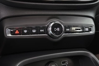 Volvo XC40 1.5 T5 Recharge R-Design Harman Kardon Panoramadak Memory / 42