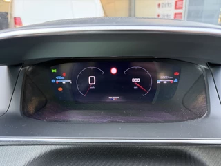 Peugeot 208 100pk GT (Camera - Keyless Entry - Parkeersensoren V+A - LED - Navigatie - Automatische Airco - Draadloos laden - Apple Carplay - 3D Cockpit) / 15