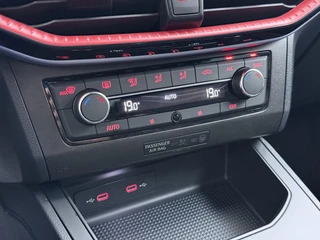 SEAT Ibiza 1.0 EcoTSI FR 18 INCH| PARKEERSENSOREN| RIJKLAAR GELEVERD INCL. 12 MND BOVAG GARANTIE|  ORIGINEEL NEDERLANDS GELEVERD NAP| FULL LED| CARPLAY / 39