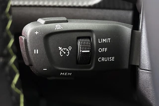 Peugeot 208 1.2 PureTech GT Pack Stoelverwarming Camera Keyless Adaptieve Cruise / 29