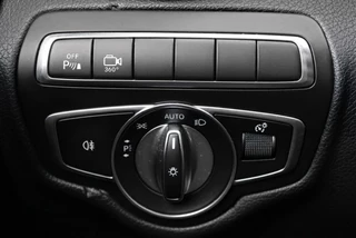 Mercedes-Benz GLC Coupé 250 4MATIC Premium AMG Line l 360° Camera l Blindspot l Keyless / 18