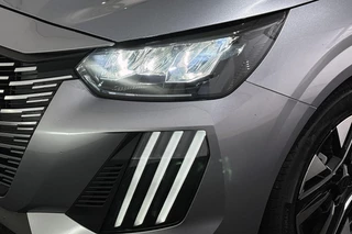Peugeot 208 1.2 Hybrid 110 e-DCS6 Allure / 18