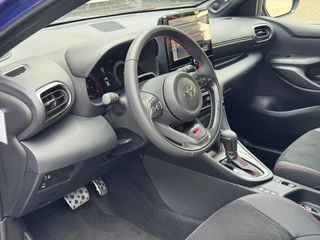 Toyota Yaris 1.5 Hybrid 130 GR SPORT NL-AUTO APPLE/ANDROID CARPLAY PARKEERCAMERA SPORTSTOELEN / 6