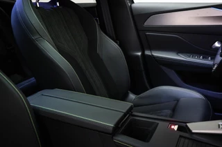 Peugeot e-408 GT 58 kWh | NIEUW | PANORAMADAK | STUURVERWARMING | MASSAGE | DAB | APPLE | 360 CAMERA / 12