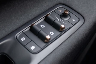 Lynk & Co 08 1.5 More PHEV 345PK 200 KM Elektrisch l Pano l 360 Camera l Mass / 33