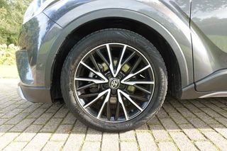 Toyota C-HR 1.8 Hybrid Executive  | Dealer onderhouden | NAVI | Camera | Trekhaak | Cruise control | / 10