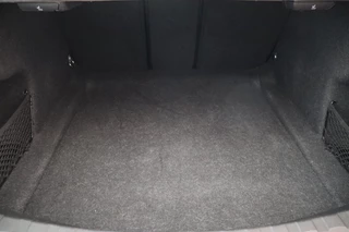 BMW 3 Serie Sedan 330i High Executive M Sport Pakket Automaat  / Live Cockpit Professional / Schuif-/kanteldak / M Sportremsysteem / Leder / Shadow Line / 19 Inch / Extra Getint Glas / Stoelverwarming / Climate Control / Parkeersensoren voor+achter / Stuurwiel Verwambaar / Hifi / 43