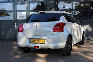 Suzuki Swift 1.2 STIJL SMART HYBR **NL-Auto** Camera / Apple Carplay / Android / 10