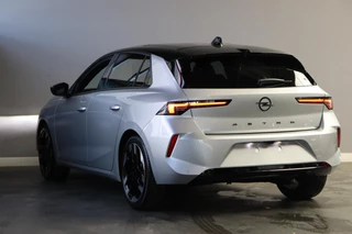 Opel Astra Electric 58 kWh Ultimate / Pano / Suede / 5