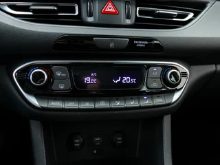 Hyundai i30 1.0 T-GDi MHEV Comfort Navigatie | Keyless | Camera / 33