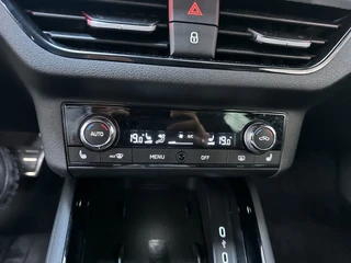 Skoda Kamiq 1.0 TSI 116pk DSG Sport Business Stoelverwarming App-Connect DAB+ / 9