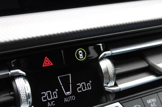 BMW 1 Serie 118i Business Edition  | M-Sport | Origin NL | Camera | Trekhaak | Navigatie / 34