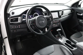 Kia Niro 1.6 GDi Hybrid DynamicLine  - Automaat - Trekhaak - Achteruitrijcamera - Navigatie - Cruise Control - Climate Control - 12 maanden bovag garantie / 18