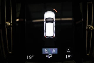 Volvo XC40 2.0 T4 | PANORAMADAK | BLIS | DAB | APPLE | ON CALL | 20" / 10