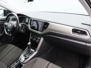 Volkswagen T-Roc 1.5 TSi 150 Pk Automaat Style Business | Adaptive Cruise Control | Elektrische Achterklep | Navigatie | Trekhaak | Stoelverwarming | 17 Inch / 37