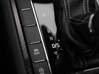 Škoda Superb Combi 1.5 TSi ACT 150 Pk Automaat Sportline Business | Trekhaak | Stoelverwarming | Panorama dak | Camera | Canton Audio | Alcantara | CarPlay | 18 Inch / 37