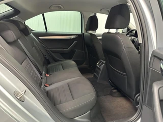 Škoda Octavia 1.0 TSI Greentech Style Business NAVI CARPLAY CRUISE LM ECC. / 14