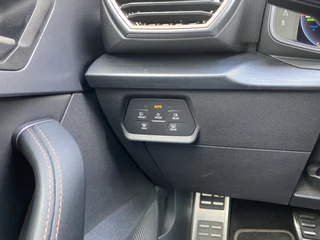 CUPRA Leon Sportstourer 1.4 e-Hybrid VZ Performance 245 pk  | 1e eigenaar | dealer onderh. | panoramadak | elektr. a. klep | kuipstoelen / 28