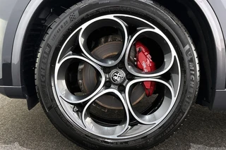 Alfa Romeo Stelvio 2.0 T AWD Veloce Ti 280PK Pano Leder Stuur-Stoelverwarming Keyless Memory / 24