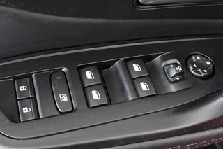 Peugeot 408 1.2 PureTech Allure Pack 130 EAT8 Stoelverwarming Camera Keyless 19" / 29