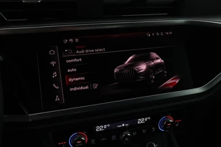 Audi Q3 45 TFSIe 245pk S edition Trekhaak Keyless Stoelverwarming Navigatie Adaptive Cruise S-Line / 28