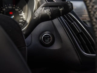 Ford Focus Wagon 1.0 Titanium Edition Xenon | Keyless | Navi | Camera | Stoel+stuurverwarming | Cruise control | PDC v+a / 12