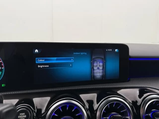 Mercedes-Benz A-klasse 250 e AMG Line | Automaat | Adaptive cruise | Navigatie | Stoelverwarming | Camera / 22