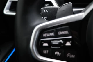 BMW 3 Series 330e M-Sport / 40