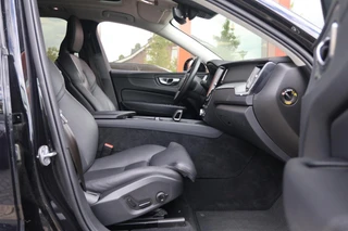 Volvo XC60 T6 Recharge AWD Plus Dark | Longe Range | Stoelverwarming | Parkeercamera | Panoramadak | Pilot Assist  | Leder | Keyless / 27