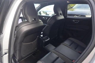 Volvo V60 T6 Recharge AWD R-Design / 24