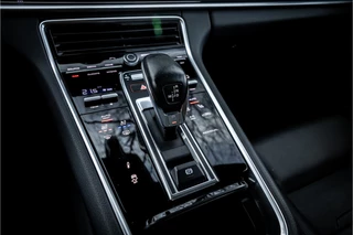 Porsche Panamera Sport Turismo 2.9 4 E-Hybrid 10 Years Edition  Krijt Stoelventilatie 21" Achterasbesturing Soft Close Panorama / 11