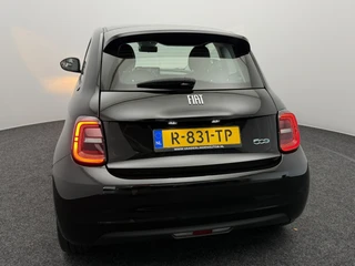 Fiat 500 Icon 42 kWh 3-Fase SOH 92% Navigatie | Carplay&Android | 85KW Snellaadvermogen / 28