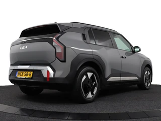 Kia EV3 Plus 81.4 kWh  - SOH 98,8% - Stoel/stuurwiel verwarming - Adaptieve Cruisecontrole - LED lampen - V2L - Fabrieksgarantie tot en met 03-2032 / 10