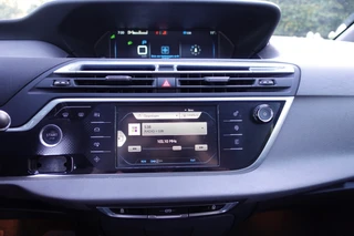 Citroën C4 Picasso 1.6 e-THP Intensive  | Trekhaak | Camera | DAB | NAP | / 21