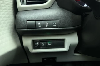 Suzuki Swift 1.2 Select Smart Hybrid | Voorraad actie | Navigatie | Airco | Cruise Control | Parkeersensoren | Achteruitrijcamera | Stoelverwarming / 18