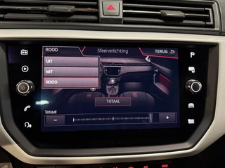 SEAT Arona 1.0 TSI Xcellence Business Intense Camera | Sfeerverlichting | Stoelverwarming | Adaptive cruise | Carplay / 17