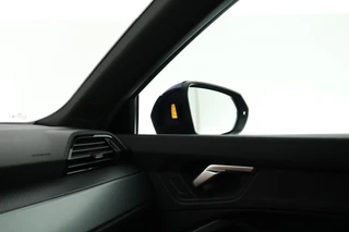 Audi Q3 45 TFSIe 245pk S edition Trekhaak Keyless Stoelverwarming Navigatie Adaptive Cruise S-Line / 6