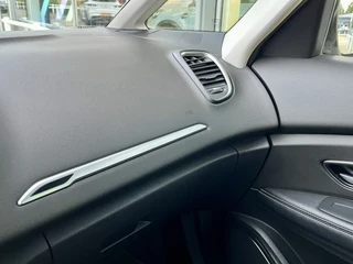Renault Scénic 1.3 TCe 115 Limited  | Stoelverwarming | All Seasons | Navigatie | 1800KG Trekgewicht | Camera | DAB | Climate Control | Reservewiel | Apple CarPlay/Android Auto / 36