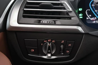 BMW X3 xDrive30e Panoramadak Merino Leder Apple CarPlay Achteruitrijcamera / 30