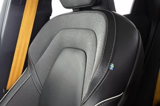 Volvo XC60 2.0 T8 Plug-in-hybrid AWD Polestar Engineered Bowers & Wilkins Panoramadak / 44