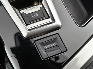 Peugeot 3008 1.2 PureTech GT Line Automaat | Navigatie | Parkeersensoren | Camera | Blind Spot Warning | Apple CarPlay / 23
