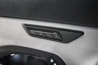 Jaguar E-PACE 1.5 P300e AWD R-Dynamic S Leder|Carplay|Camera / 35